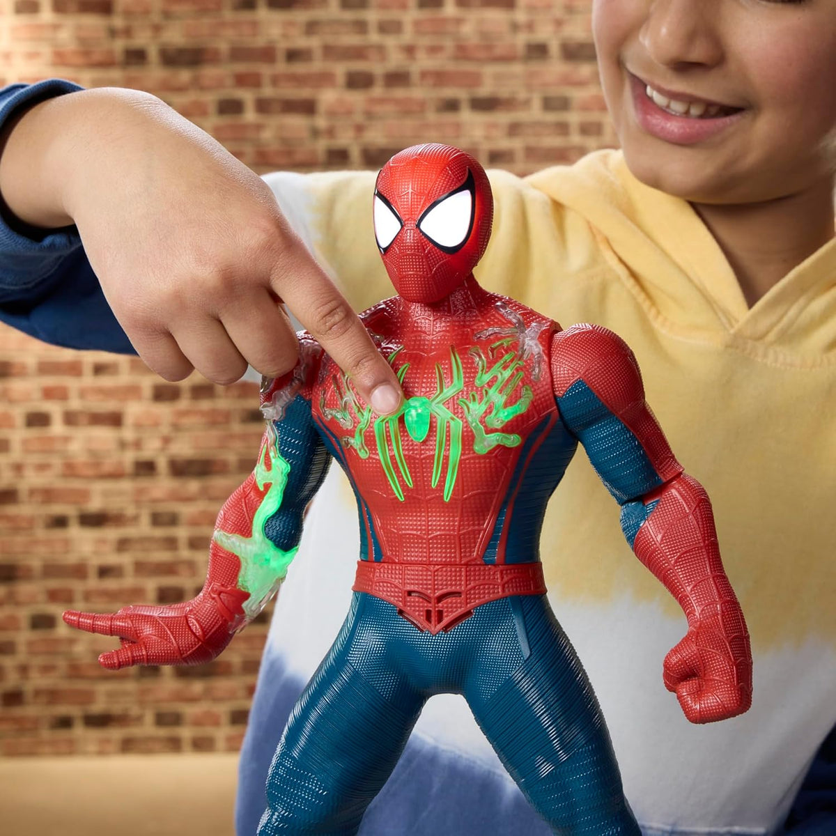 SPIDER MAN POWER CHARGE BRAND NEW DAY HASBRO