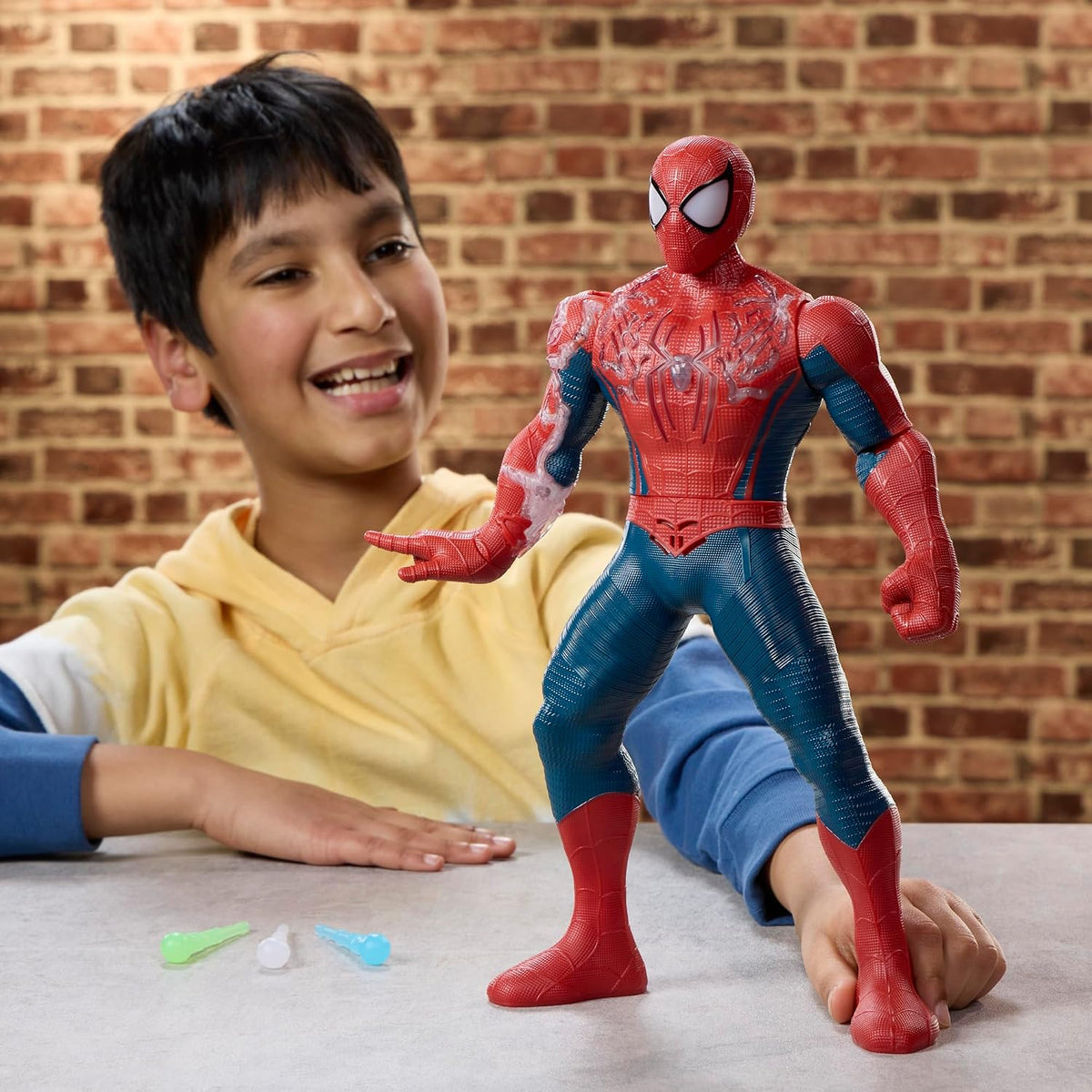 SPIDER MAN POWER CHARGE BRAND NEW DAY HASBRO